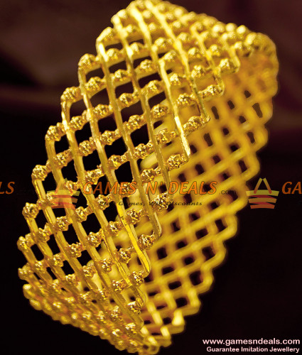 BR232 2.10 Size Gold Tone Single Kada Neli Pattern Bridal Bangle for Women